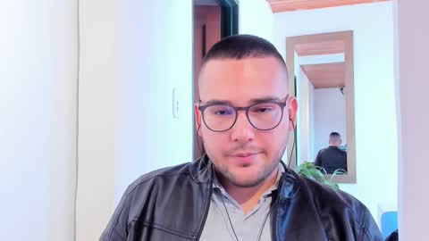 Snapshot of vito_ferrero chatting on 03.01.25 Vito Ferrer online show from 03.01.25