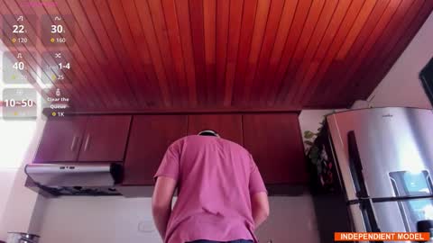 Snapshot of vito_ferrero chatting on 10.25.25 Vito Ferrer online show from 10.25.25