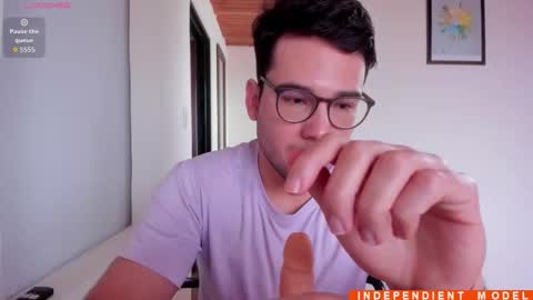 Snapshot of vito_ferrero chatting on 10.26.25 Vito Ferrer online show from 10.26.25