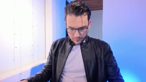 Vito Ferrer online show from 01.08.26