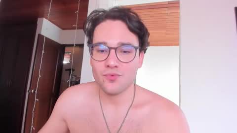 Snapshot of vito_ferrero chatting on 02.16.26 Vito Ferrer online show from 02.16.26