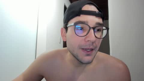 Snapshot of vito_ferrero chatting on 04.22.26 Vito Ferrer online show from 04.22.26