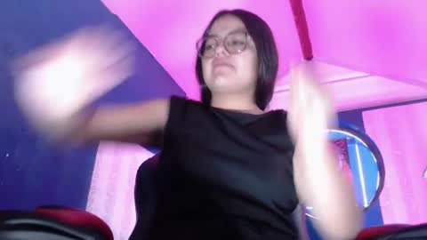 Snapshot of vitoria23_ chatting on 06.15.26 victoria 3 online show from 06.15.26