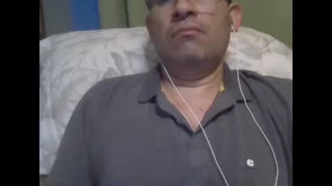 Snapshot of vittohot chatting on 03.10.25 Vittohot online show from 03.10.25