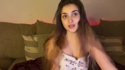 vivalenti_kiss online show from 11.23.25