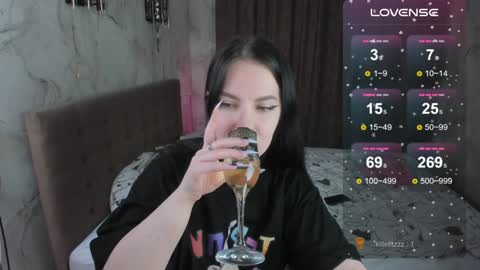 Vivi   online show from 01.13.25