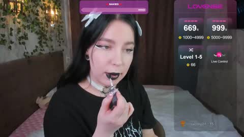 Vivi   online show from 02.21.25