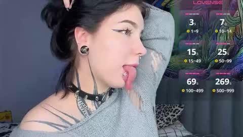 Vivi   online show from 11.20.25