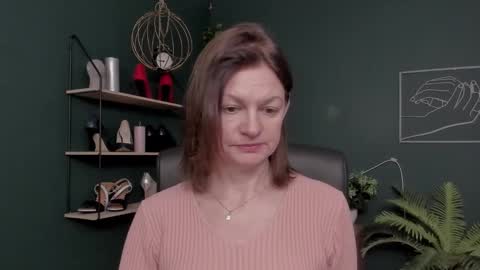 Snapshot of vivian_dream chatting on 12.02.25 Vivian online show from 12.02.25