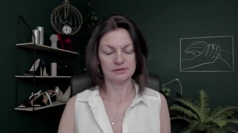 Snapshot of vivian_dream chatting on 12.17.25 Vivian online show from 12.17.25