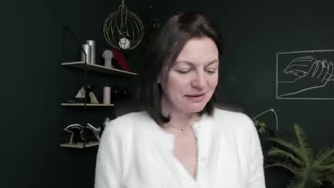 Vivian online show from 04.13.26