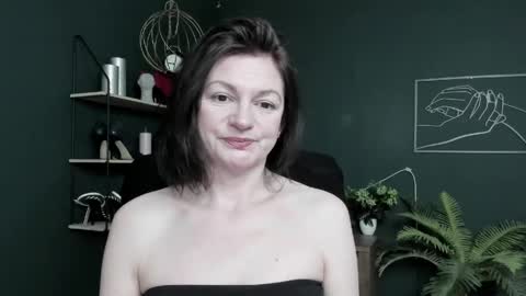 Snapshot of vivian_dream chatting on 05.14.26 Vivian online show from 05.14.26