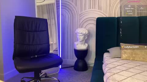 Vivian Evans online show from 02.04.26