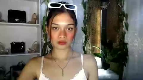 Vivian online show from 01.08.25