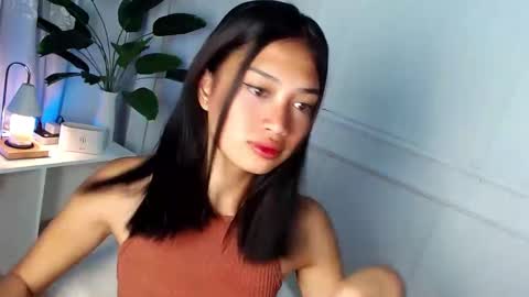 Vivian online show from 01.25.25