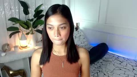 Vivian online show from 02.05.25