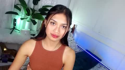 Vivian online show from 02.16.25