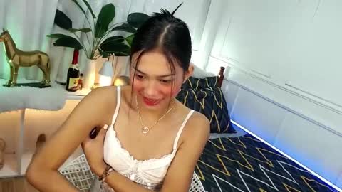 Vivian online show from 03.05.25