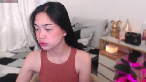 Vivian online show from 12.22.25