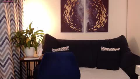 Vivian online show from 10.09.25