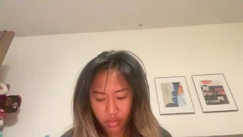 Snapshot of viviandela97 chatting on 06.15.26 viviandela97 online show from 06.15.26