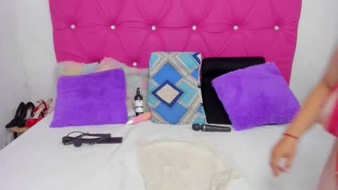 VivianParis online show from 10.18.25