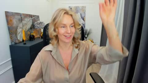 Snapshot of vivianlirei chatting on 05.07.26 Sinti online show from 05.07.26