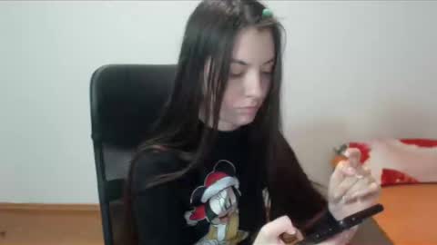 Snapshot of vivianngray chatting on 12.14.24 Vivian Gray online show from 12.14.24