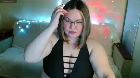 Snapshot of vivien__wet chatting on 03.02.25 Vivien online show from 03.02.25