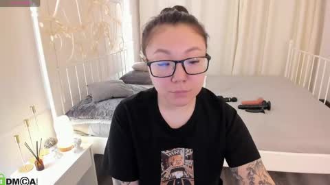 Snapshot of vivien_montclair chatting on 04.16.26 Vivien online show from 04.16.26