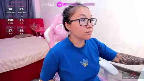 Snapshot of vivien_montclair chatting on 06.14.26 Vivien online show from 06.14.26