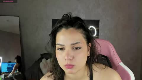 Snapshot of vivien_ross chatting on 05.06.26 vivien_ross online show from 05.06.26