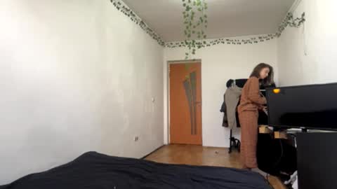 Vivi online show from 11.03.25