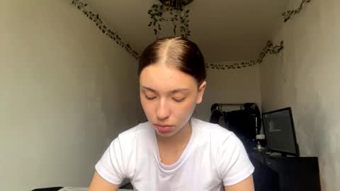 Vivi online show from 11.05.25