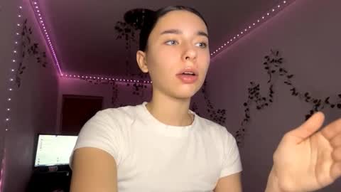 Vivi online show from 11.24.25