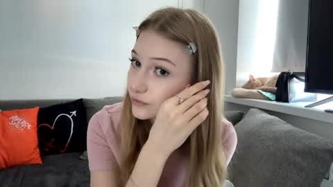 Snapshot of viviennewanko chatting on 04.28.26 Kristy online show from 04.28.26