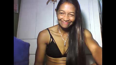 Snapshot of vixen_lina chatting on 04.25.26 vixen_lina online show from 04.25.26