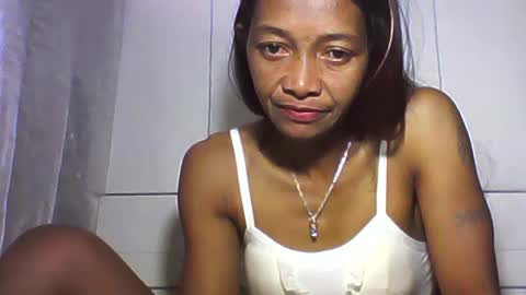 Snapshot of vixen_lina chatting on 06.18.26 vixen_lina online show from 06.18.26