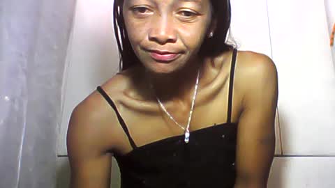 Snapshot of vixen_lina chatting on 06.20.26 vixen_lina online show from 06.20.26
