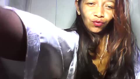 Snapshot of vixen_lina chatting on 06.22.26 vixen_lina online show from 06.22.26