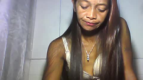 Snapshot of vixen_lina chatting on 06.28.26 vixen_lina online show from 06.28.26