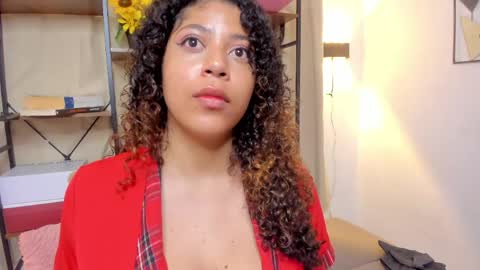 Snapshot of vixenia chatting on 05.30.26 Vixenia online show from 05.30.26