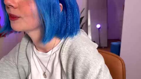 Polly  Online mostly at 9pm-2am UK Time online show from 02.09.25