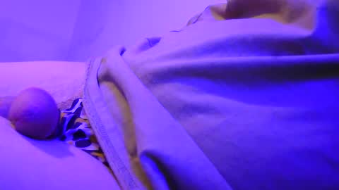 Snapshot of vknow chatting on 02.21.25 vknow online show from 02.21.25