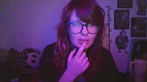 Snapshot of vmpbitez chatting on 03.01.25 angel online show from 03.01.25