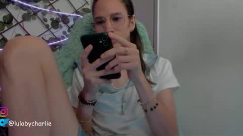 Snapshot of vodkadelulo_ chatting on 02.04.26 vodkadelulo online show from 02.04.26