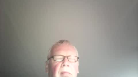 Snapshot of volkeronly chatting on 09.22.25 volkeronly online show from 09.22.25