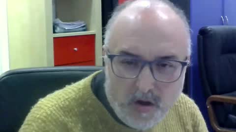 Snapshot of volpi72 chatting on 12.04.24 volpi72 online show from 12.04.24