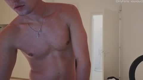 Snapshot of vouvoucouple chatting on 10.09.25 Tim online show from 10.09.25