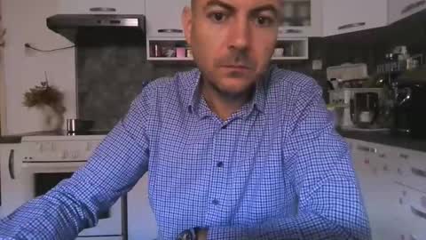 Snapshot of vozd chatting on 04.22.26 sweetcock online show from 04.22.26